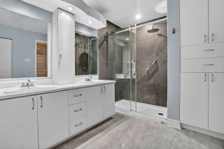 Salle de bains attenante à la CCP