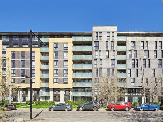 #706 - 5025 Rue Paré