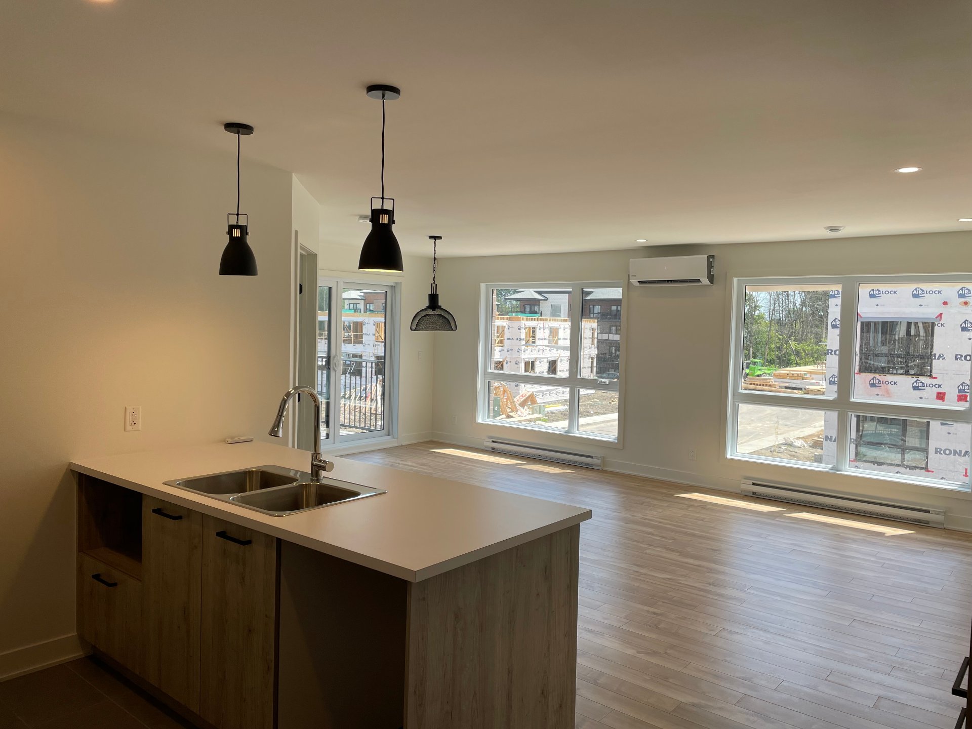 #201 - 3720 Rue Médard-Émard