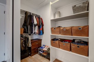 Walk-in closet