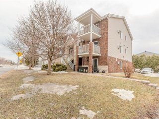 #102 - 710 Rue Valois