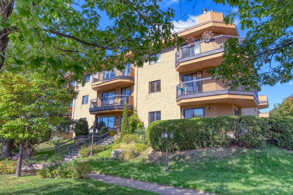 #202 - 1675 Boul. du Souvenir