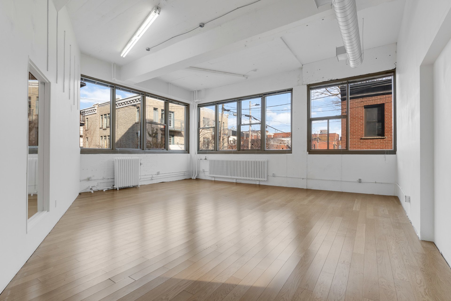 #12 - 1124 Rue Marie-Anne E.