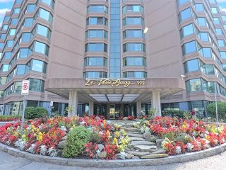 #806 - 999 Rue Beauregard