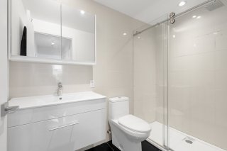 Ensuite bathroom