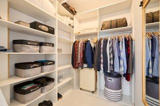 Walk-in closet