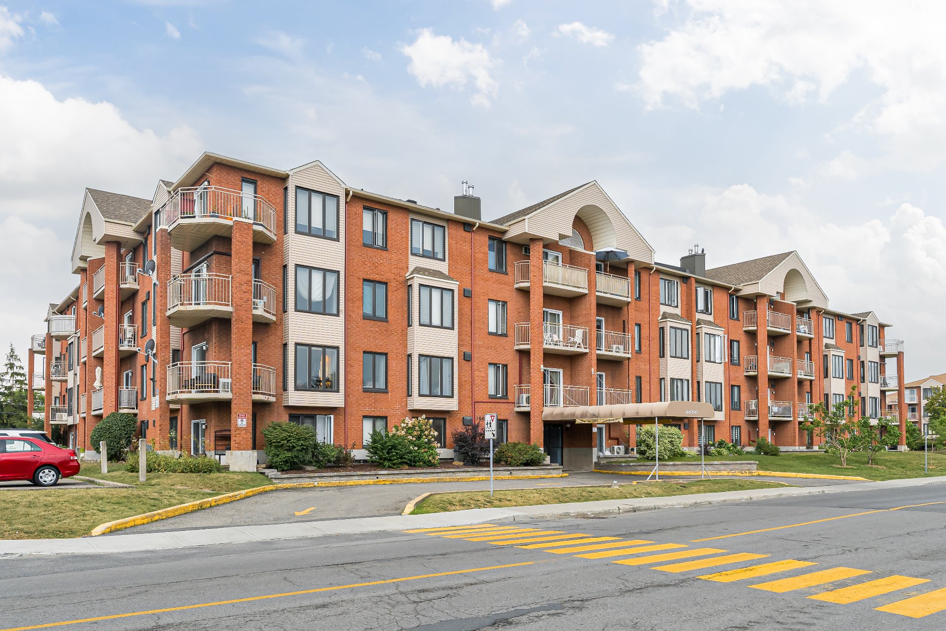 #209 - 4600 Rue René-Émard