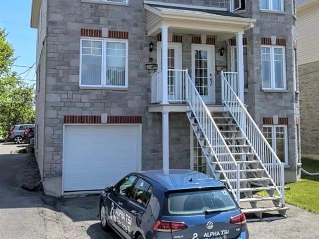 2260 Rue Charles-Baudelaire