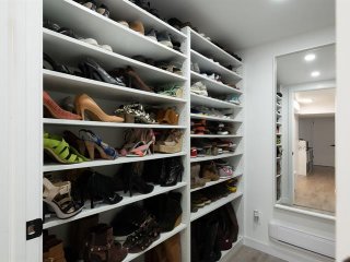 Walk-in closet