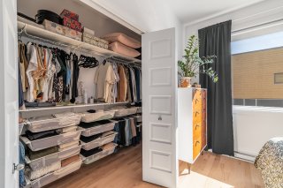 Walk-in closet