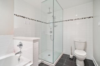 Salle de bains attenante à la CCP