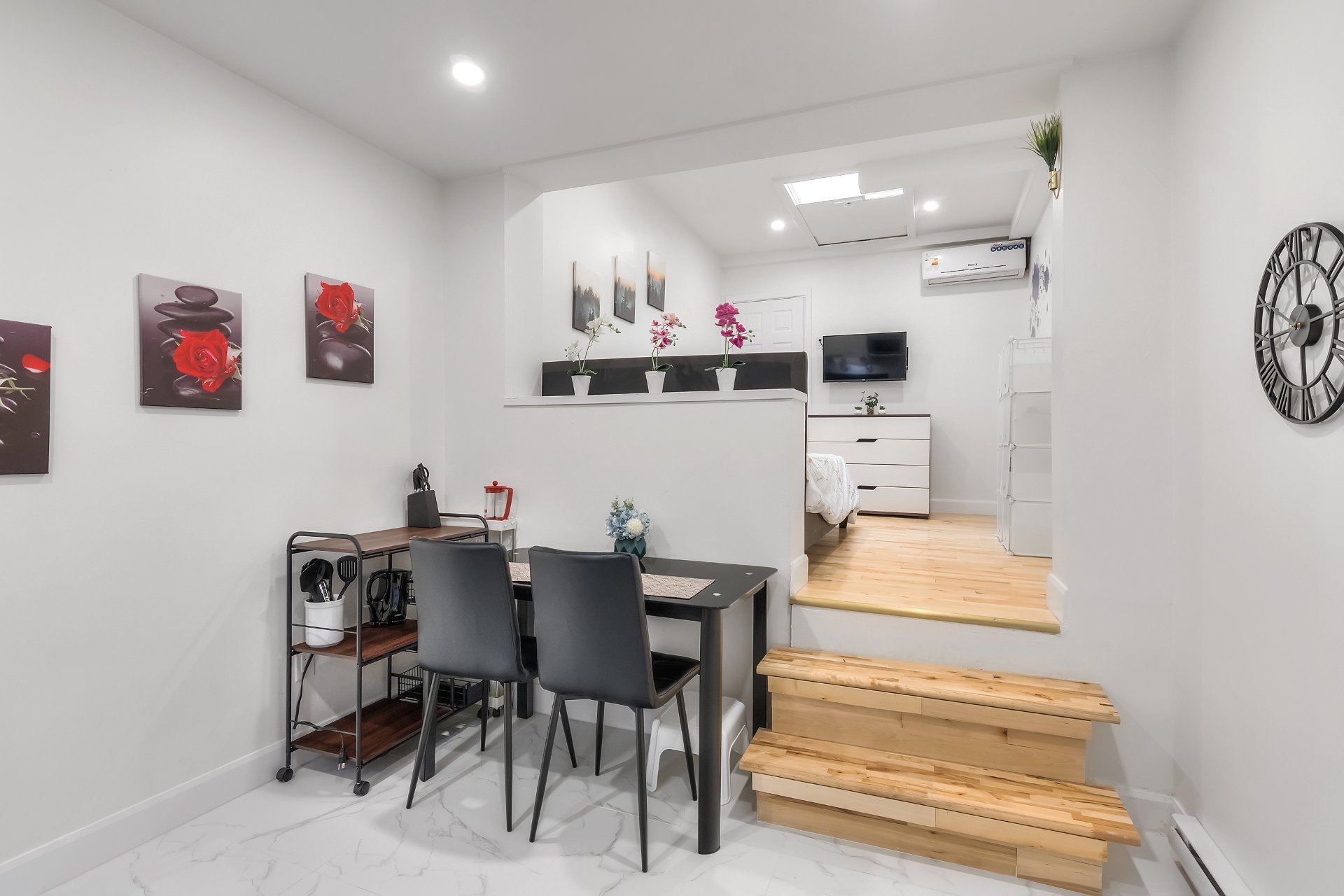 #3 - 5506 Av. Bourbonnière