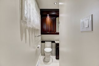 Ensuite bathroom