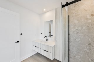 Ensuite bathroom