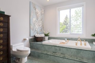 Ensuite bathroom