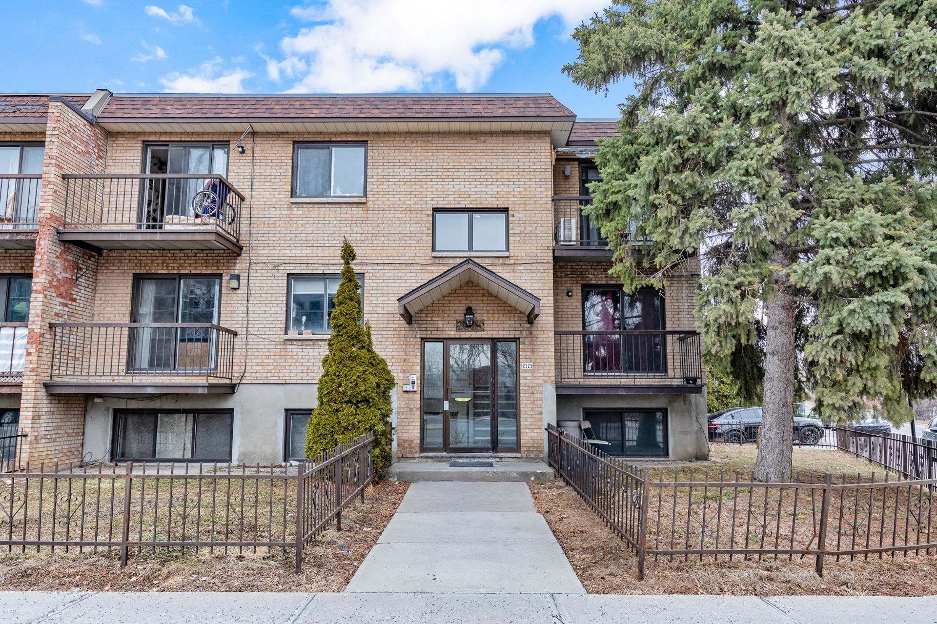 #3 - 2325 Av. Montclair