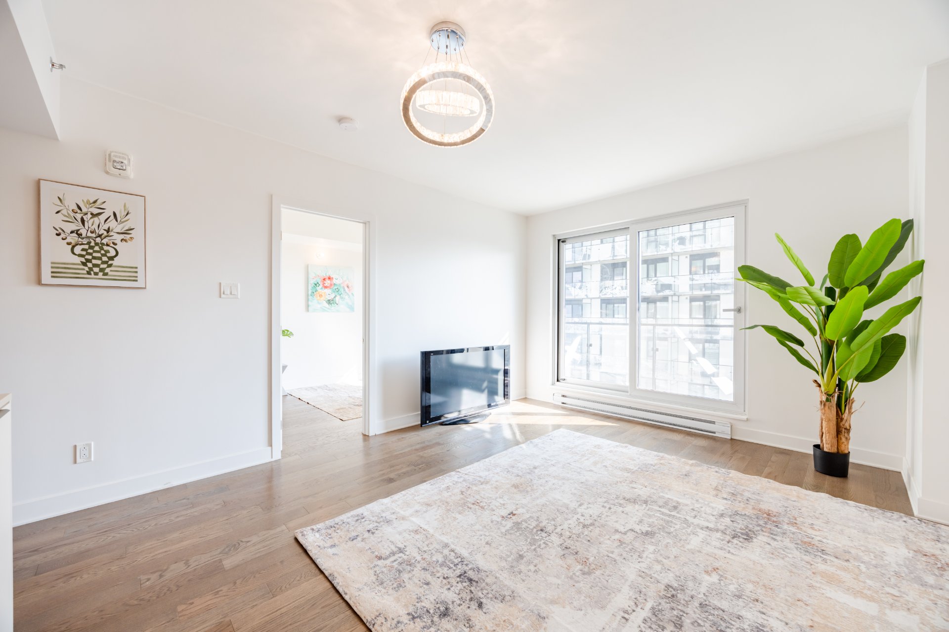 #1555 - 101 Rue Peel