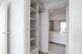 Walk-in closet