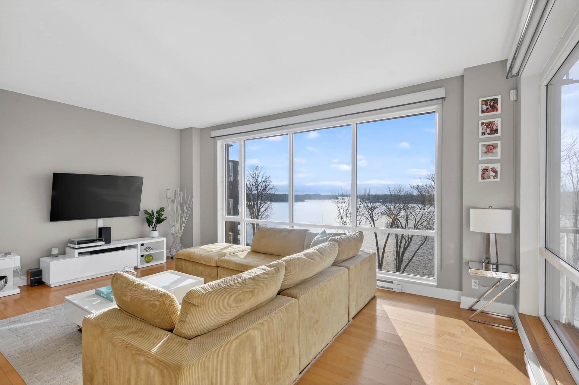 #602 - 420 Ch. de la Rive-Boisée