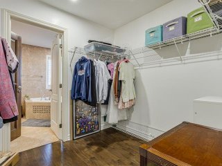 Walk-in closet