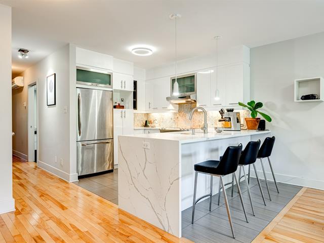 #301 - 1860 Rue Darling