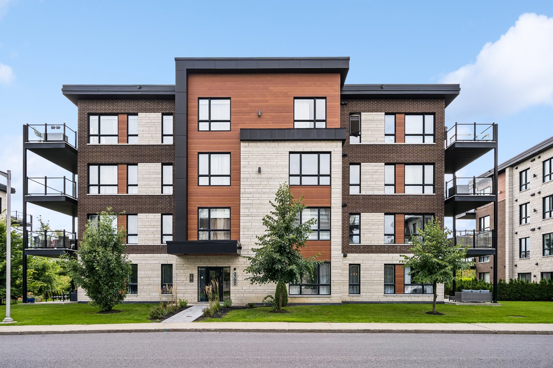 #105 - 3700 Rue Roland-Marquette