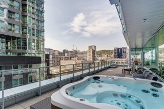 Hot tub