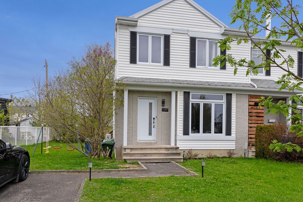 1207 Rue de St-Julien