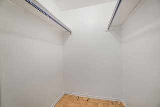 Walk-in closet