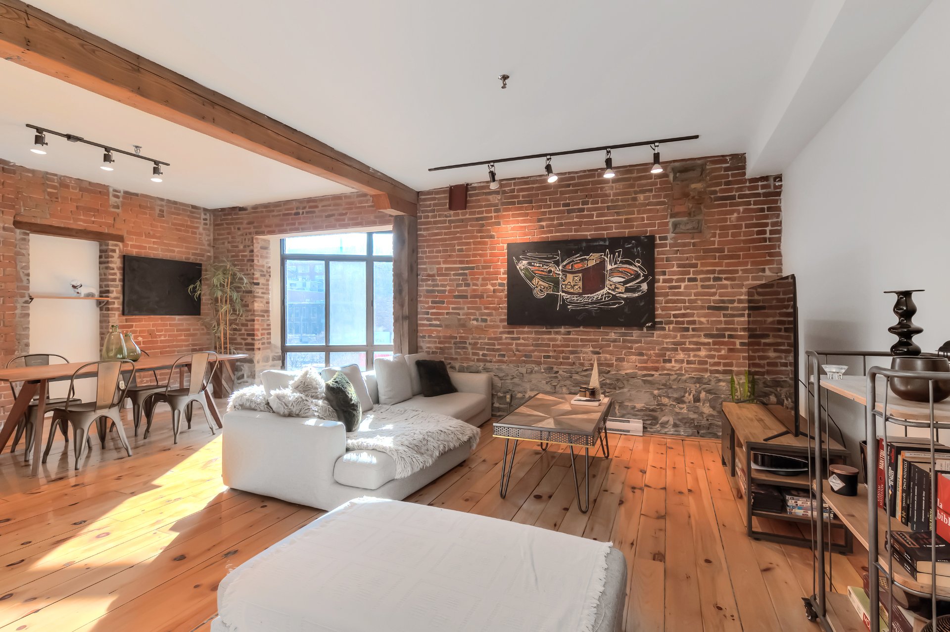 #304 - 373 Place D'Youville