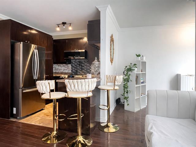7990 Rue Angèle
