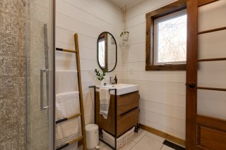 Ensuite bathroom