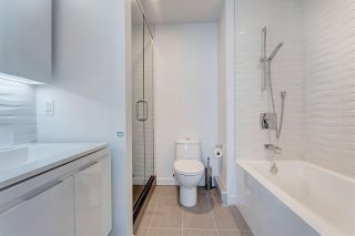 Salle de bains attenante à la CCP