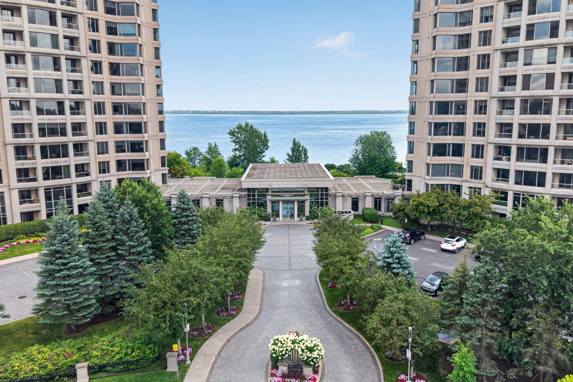#115 - 300 Av. des Sommets