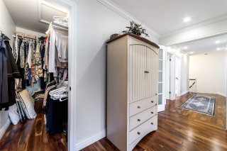 Walk-in closet