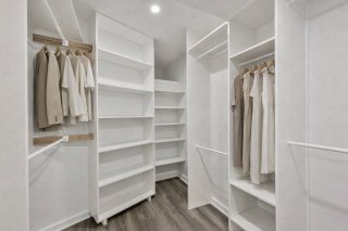 Walk-in closet