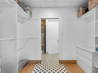 Walk-in closet