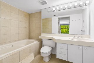 Salle de bains attenante à la CCP