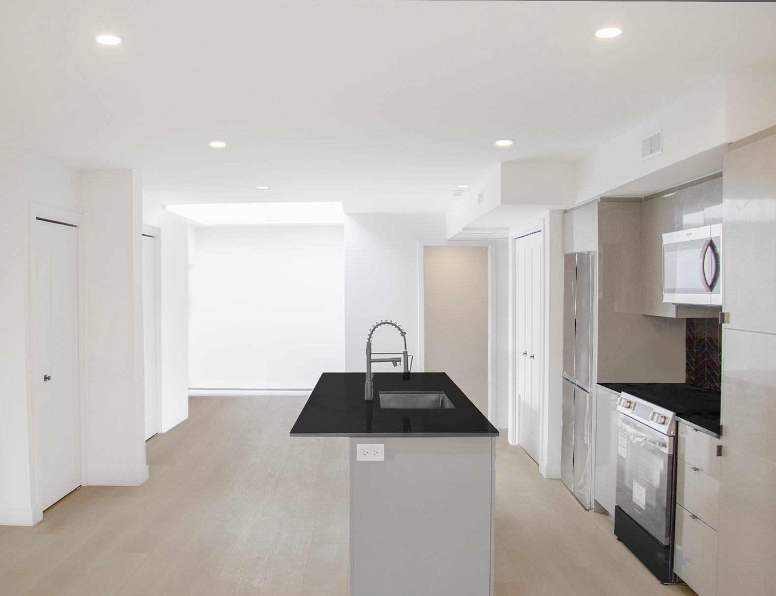 #303 - 5350 Av. Victoria