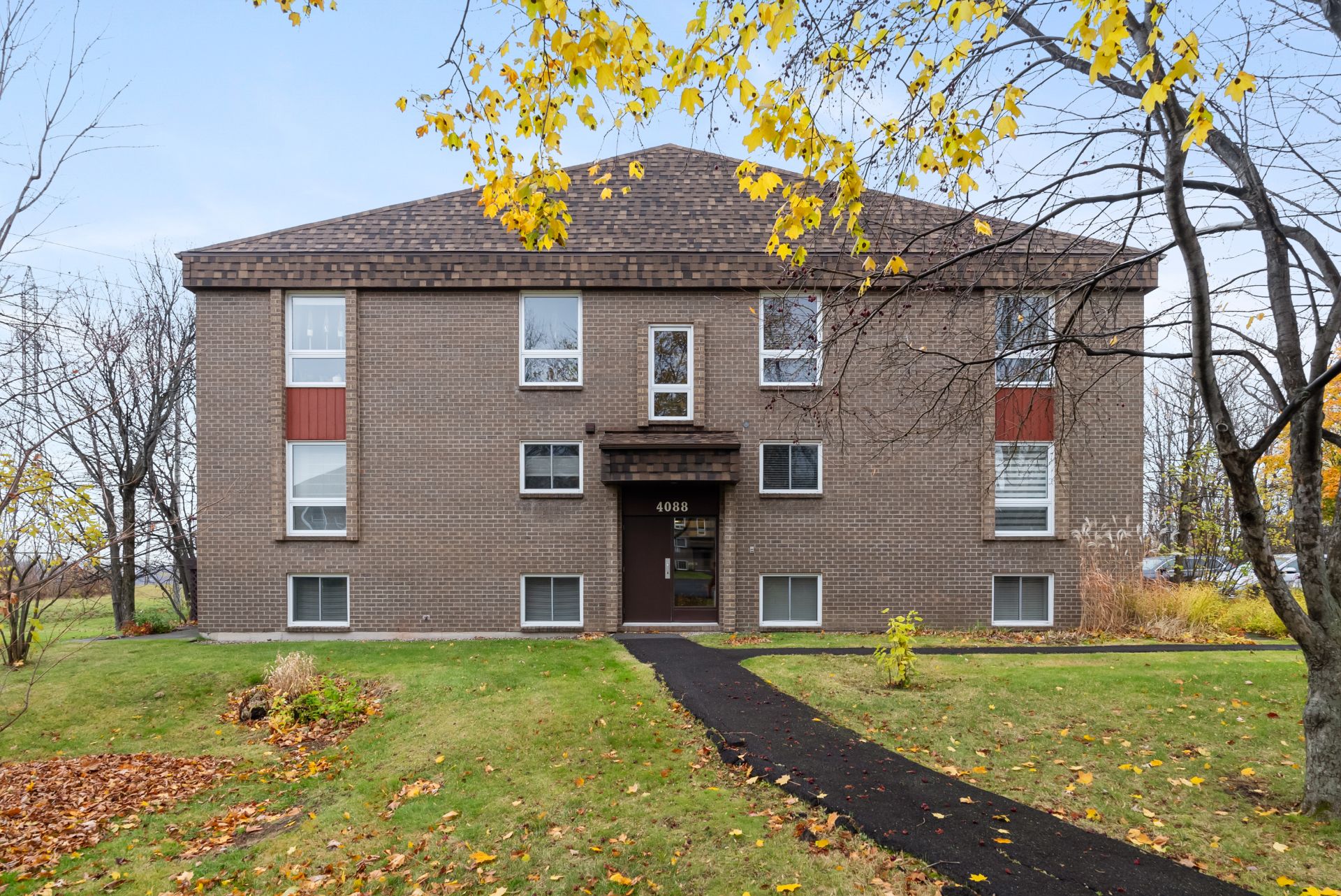 #13 - 4088 Rue de l'Écluse