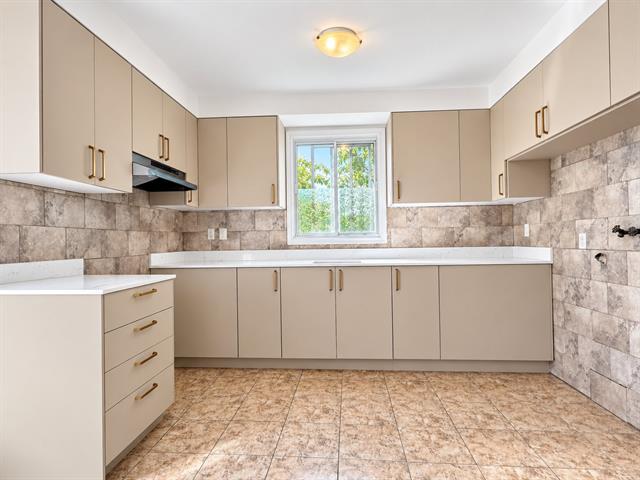6800 Rue St-Zotique E.