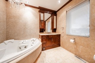 Ensuite bathroom