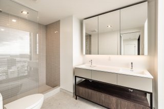 Ensuite bathroom