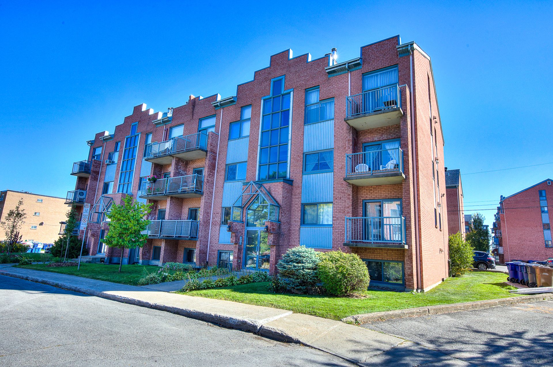 #3 - 648 Av. Ampère