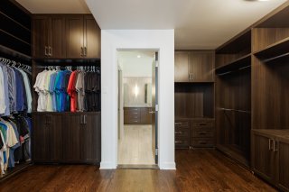 Walk-in closet