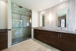 Ensuite bathroom