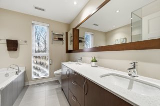 Salle de bains attenante à la CCP