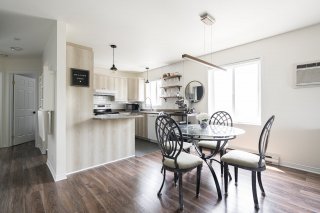 #202 - 710 Rue Valois