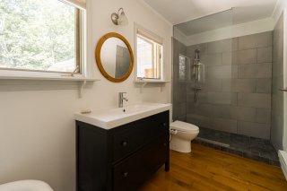 Salle de bains attenante à la CCP