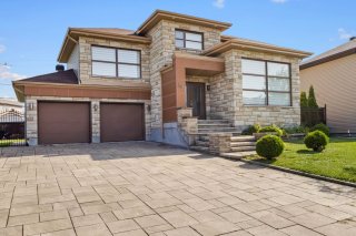 381 Rue Claude-Léveillée